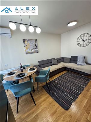 Odličan jednoiposoban stan u Park Novom