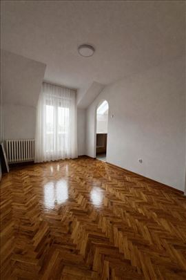 Odličan jednosoban! Železnička stanica - Felegi Ti