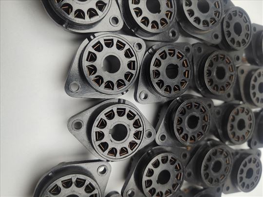 Podnožje Releja 11pol Novo