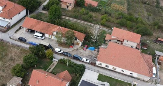 Poslovni kompleks 950m2 na 16 ari Mladenovac