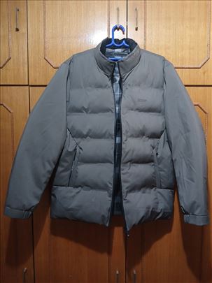 Prodajem mušku zimsku jaknu 