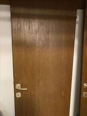 Sobna vrata furnirana