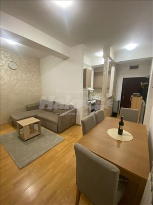 Stan u centru Borče