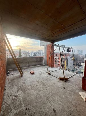 Autokomanda-premium stan,pregršt prirodne svetlost