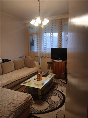 Braće Jerković - kod crvenog solitera