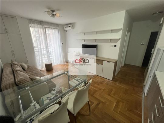 Bulevar Jednoiposoban Stan 400 Eura