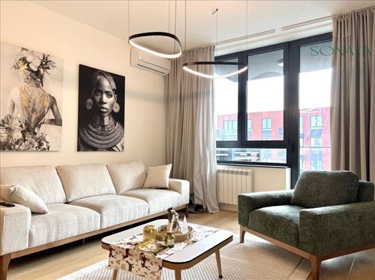 Bw Eterna, Luksuzan Enterijer, GaraŽno Mesto uklju