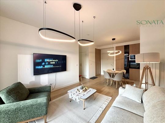 Bw Eterna, Luksuzan Enterijer, GaraŽno Mesto uklju