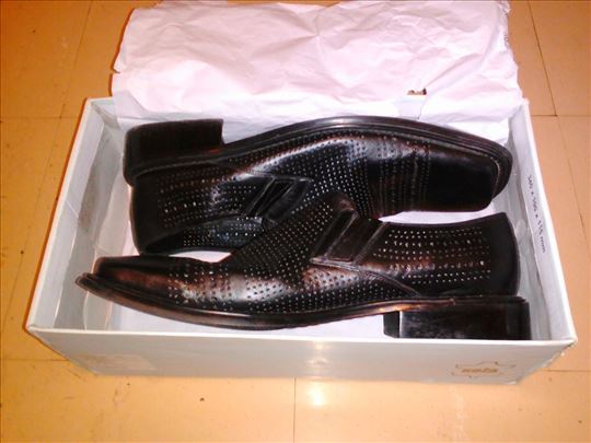 Cipele kožne muške broj 44 NOVE