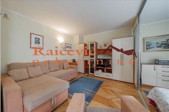 Cukaricka padina, 1,5, 43 m2, V od VII 