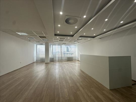 Fontana, Bulevar Mihajla Pupina, 400 m2