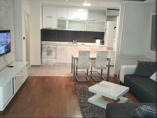 Izdajem stan 60 m2, NBGD blok 38