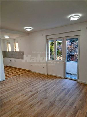 Kompletno renoviran 4.0 74m2 Ledinačka Zvezdara