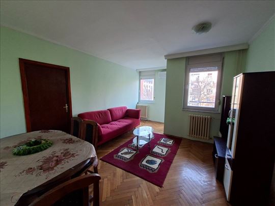 Na prodaju kompletno opremljen stan od 46 m² na od