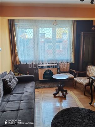 Namešten stan, Petlovo brdo