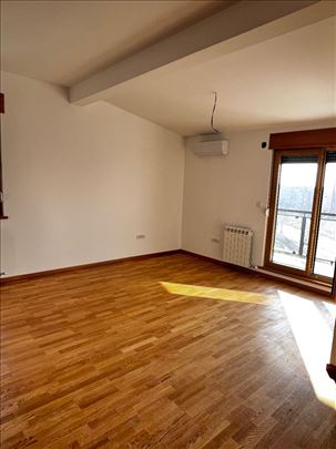 Nov lux stan na Zvezdari, može na kredit