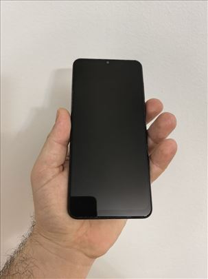 Samsung A12 128gb crni