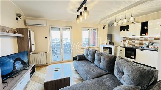 Stan,Novi Sad,Bulevar Evrope,kv: 54.00, € 140000, 