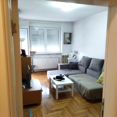 Stan,Novi Sad,Socijalno,kv: 44.00, € 127000, ID: 1