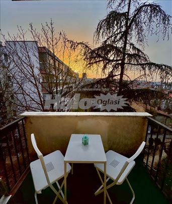 Stan sa parkingom i terasom kod TC Stadion