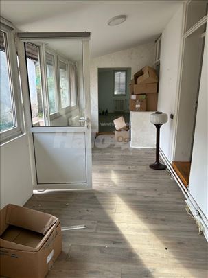 Stan u Prvomajskoj ulici,  Zemun