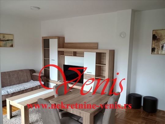 TEKELIJINA 39 m2 - 400 Evra sa garažom