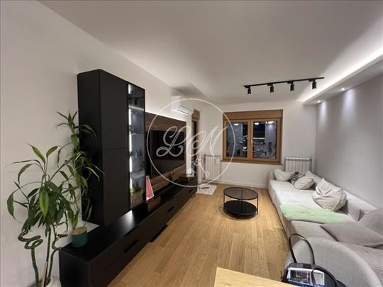 Zelena avenija,3.0, lux, sa garažnim mestom ID#127