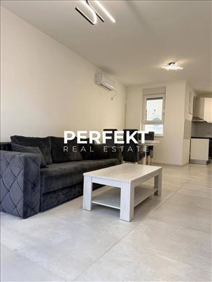 Centar, 64m2, dvoiposoban. prvi sprat sa parking m