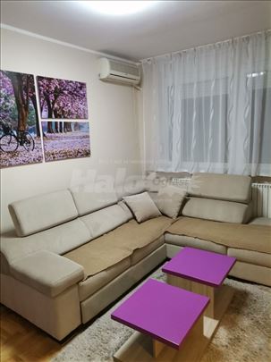 Dvoiposoban stan, namesten, Danila Kiša 2, Novi Sa