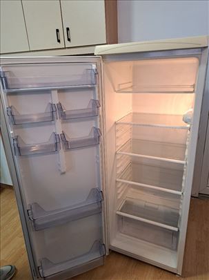 Frižider u dobrom stanju
