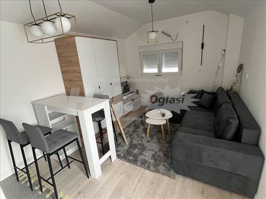 Garsonjera 24 m2 sve novo lux