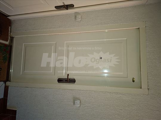 Izdajem namešten stan 