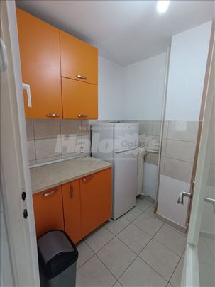 Jednosoban stan, blok 61, 40 m2, IV sprat