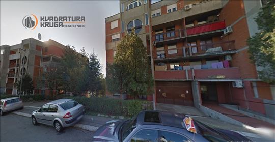 Odlična pozicija, sprat, struktura,Adaptibilan 2.5