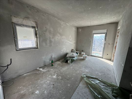 Odlicna Struktura Sa Uracunatim Parkingom