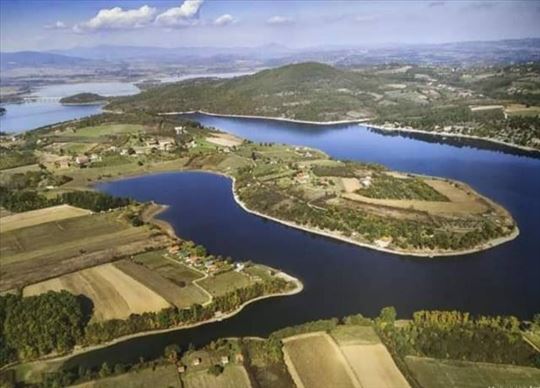 Plac na obali Gružanskog jezera - selo Žunje