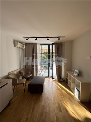 Premium stan2u1 90 m², 2 kupatila, pogled na park 