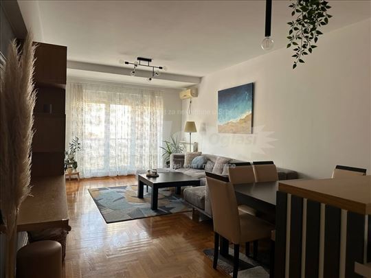 Renoviran prostran i moderan 3.0 stan Lekino brdo