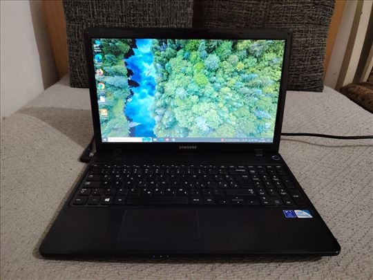 Samsung - Pentium / 4 GB RAM / 500 GB HDD - očuvan