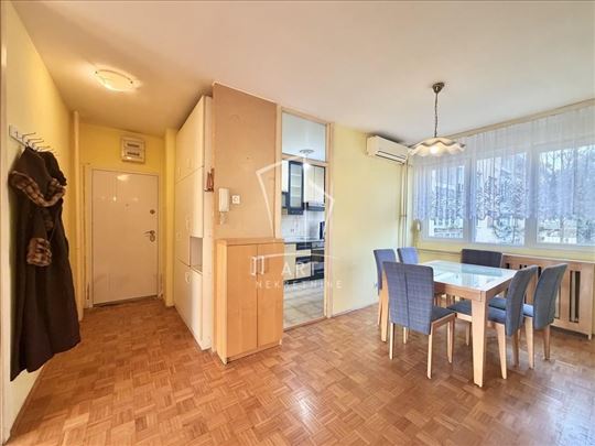 Zemun, odlična lokacija 70m2 ID#13664