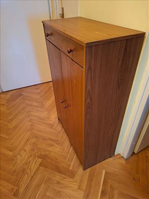 Cipelarnik za hodnik