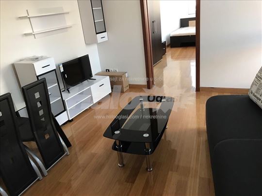 Izdajem Namesten dvosoban stan u Brace Jerkovic