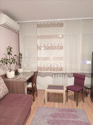 Jednokrevetna soba za zensku osobu-Stari Merkator