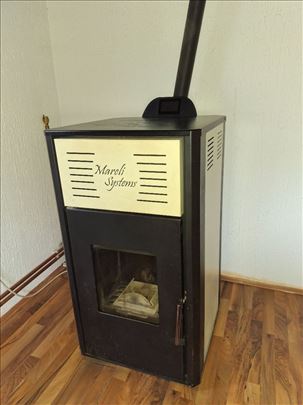 Kamin na pelet Mareli PSN 30 za etažno grejanje
