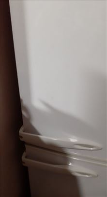 Polovan BEKO komb.frižider CS27CA-delovi/punjenje