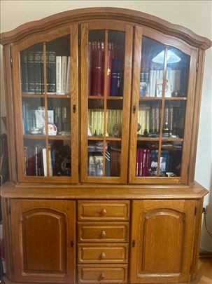 Prodajem police i tv komode od punog drveta 