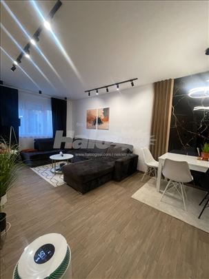 Stan u centru Rume - Lux