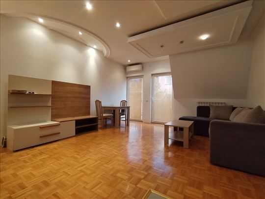 Vrh, Useljivo, Parking, Moze kredit za mlade