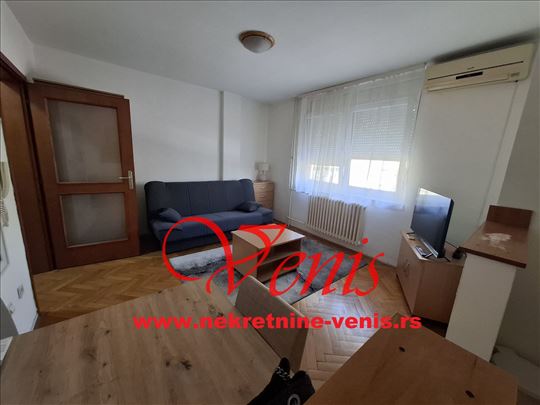 23 m2 ul. Čika Stevina 250 Evra PARKING