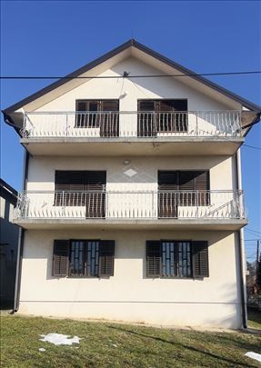 Barajevo, blizu CENTRA, 209m2, 9a plac, Garaže